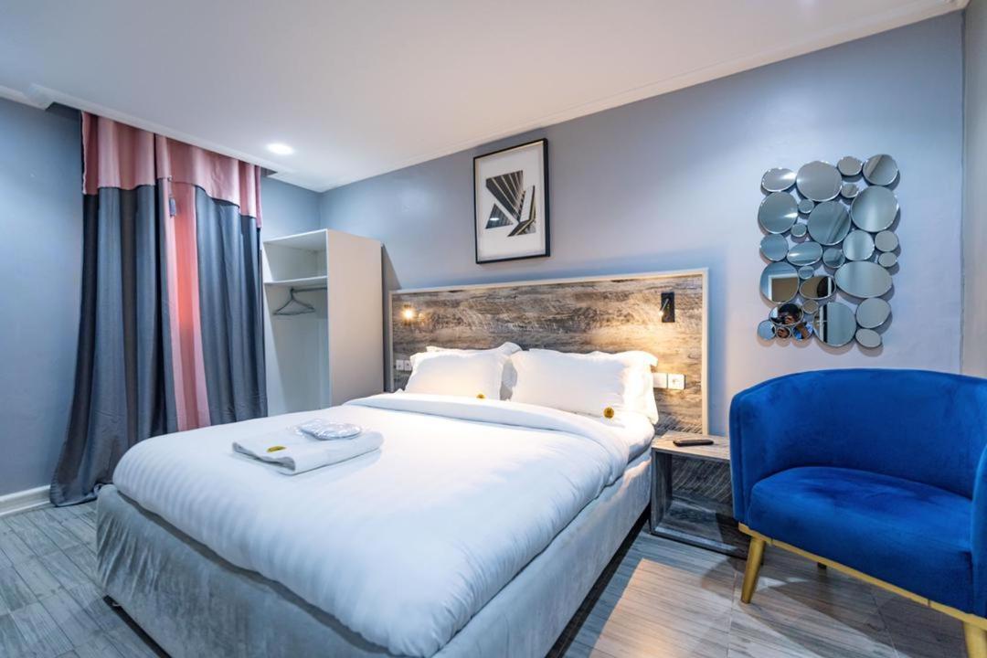 Villa Magnum Douala Bagian luar foto