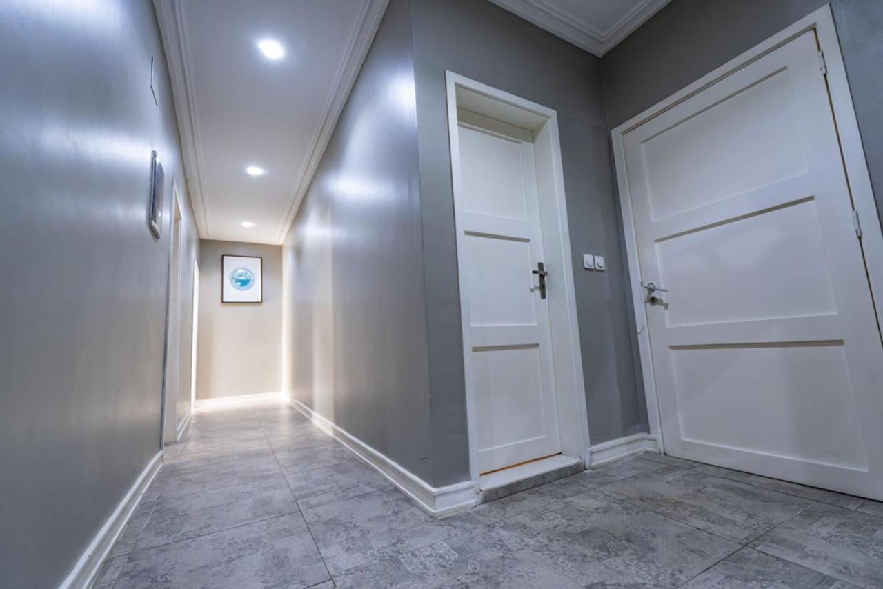 Villa Magnum Douala Bagian luar foto