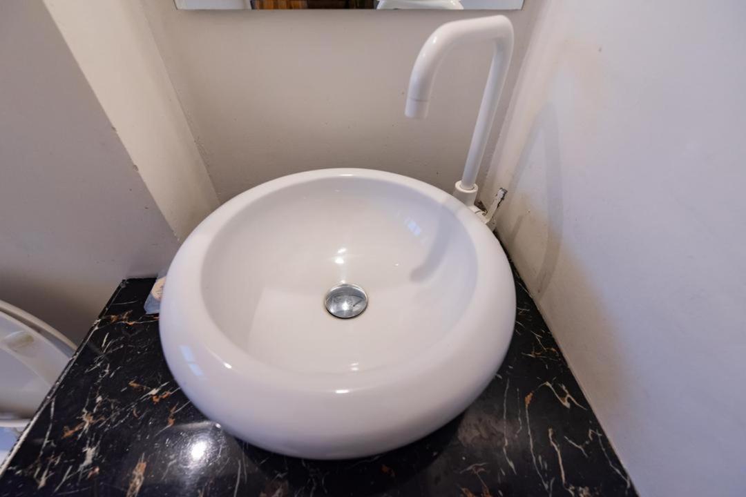 Villa Magnum Douala Bagian luar foto